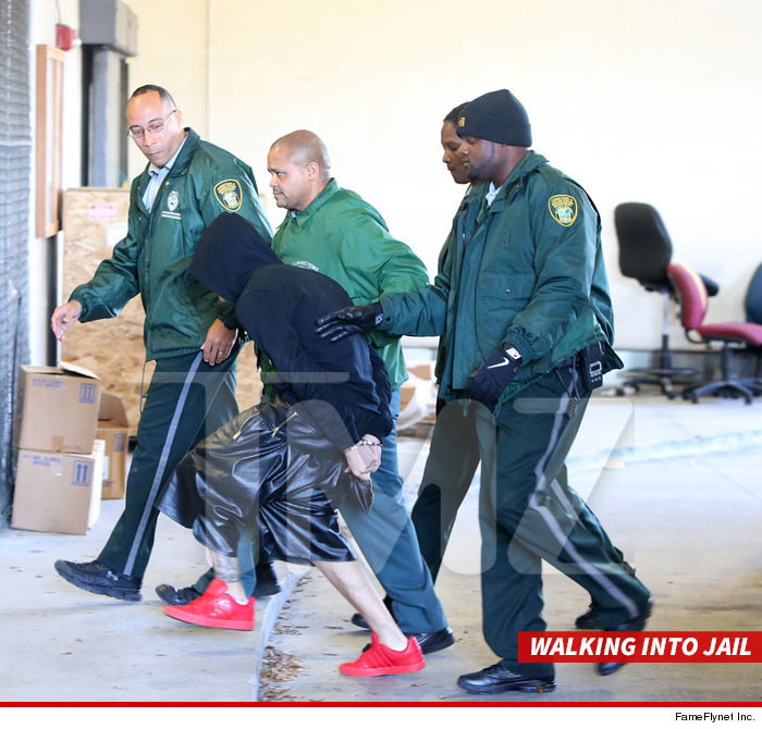 0123-bieber-arrested-5