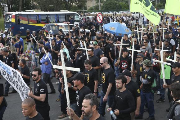 1064796-080217ant0517