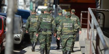 Vitória (ES) - Policiais militares de férias e de folga voltam às ruas em Vitória (Tânia Rêgo/Agência Brasil)