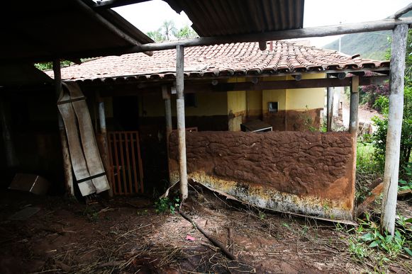 Mariana (MG) - Ruínas em Paracatu de Baixo, distrito de Mariana, após dois anos da tragédia do rompimento da Barragem de Fundão da Samarco  (José Cruz/Agência Brasil)