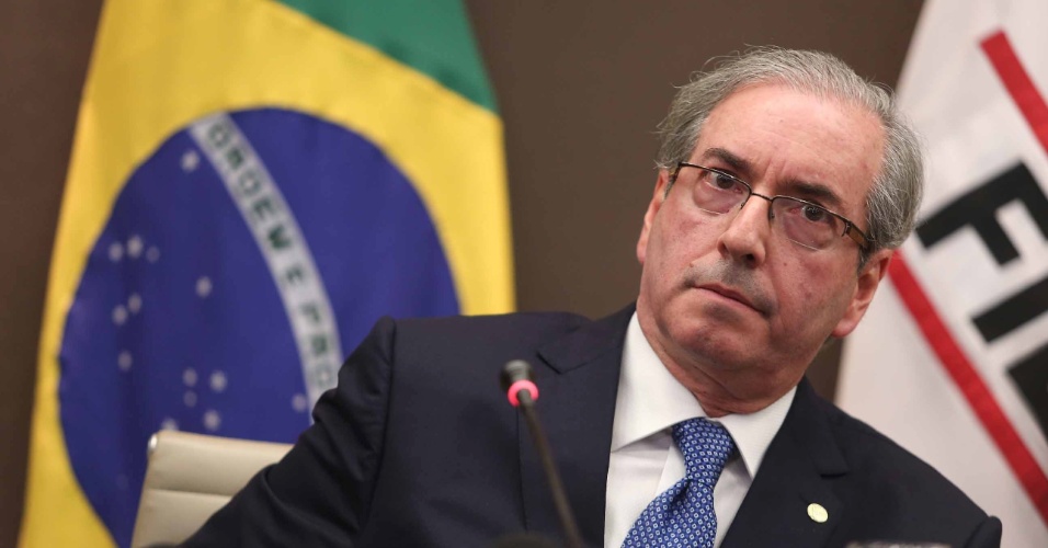 16mar2015---o-presidente-da-camara-dos-deputados-eduardo-cunha-considerou-a-um-desastre-a-resposta-do-governo-a-protestos-1426538659863_956x500