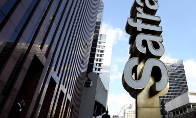 2015-802640806-2015032693652.jpg_20150326-2-4