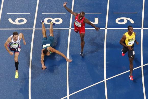 2016-08-16t002914z_546137170_rioec8g01abyk_rtrmadp_3_olympics-rio-athletics-m-hurdles110