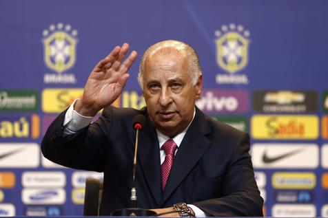 epa04707828 Brazilian lawyer Marco Polo Del Nero talks during a press conference at the headquarters of the CBF (Brazilian Soccer Confederation) in Rio de Janeiro, Brazil, 16 April 2015. Del Nero has been appointed the new president of the CBF with a four year term.  EPA/MARCELO SAYAO