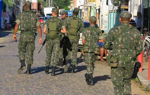 650x375_soldados_1430835