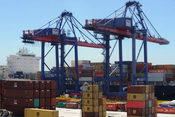 901232-portuarios_paralisam_atividades_9763