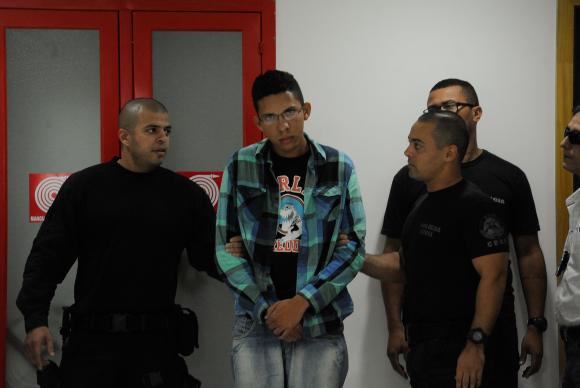 903732- fábio raposo,suspeito de acender o rojão,-1