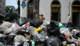 906341-lixo_carnaval _rio de janeiro-9965