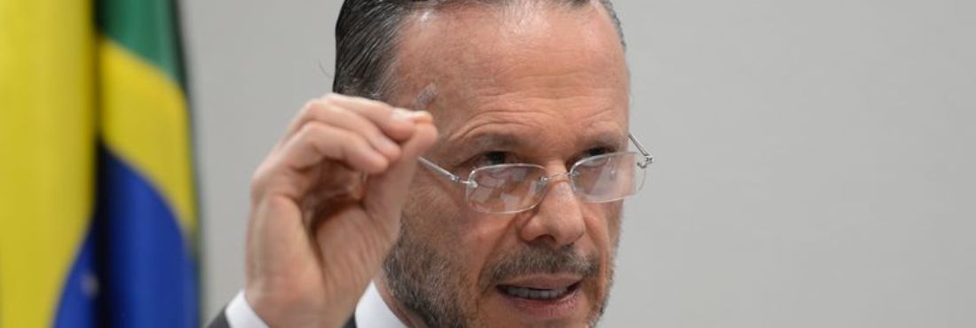 908502-senado_luciano20coutinho_bndes012