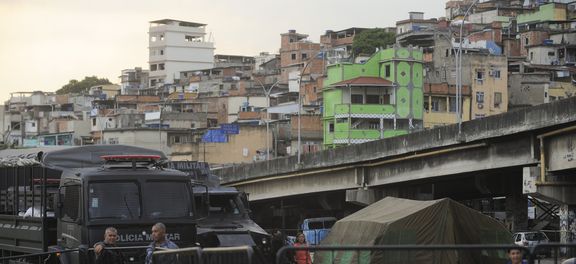 909321-mare_ocupacao_4