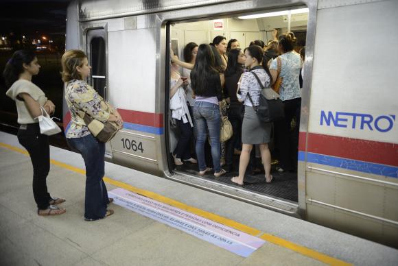 910068-metro_mulheres_vagao _7