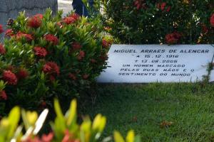 926710-tumulo20arraes_abr4264_1_0