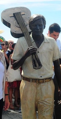 939772-tom20jobim-busto-2_0