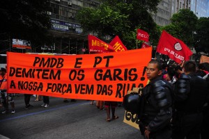 Garis fazem passeata no centro do Rio de Janeiro