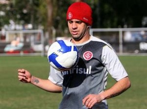 Magrao-ex-Internacional-Foto-Lucas-UebelVipcomm_LANIMA20110517_0089_30