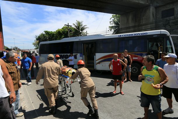 acidente_na_av_brasil-4080