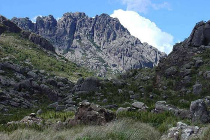 bombeiros-resgatam-quatro-jovens-perdidos-no-parque-de-itataia