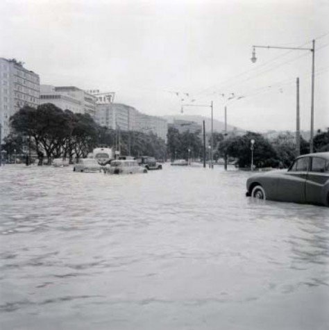 enchentes_1966_praia_de_botafogo_pag_156