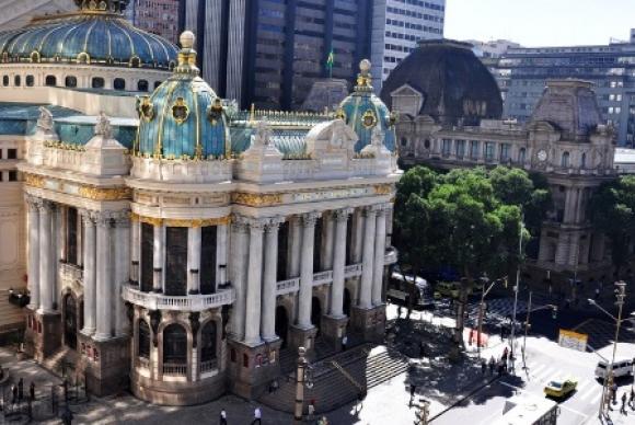 fachada-theatro-municipal-do-rio-de-janeiro-1374244596480_615x300