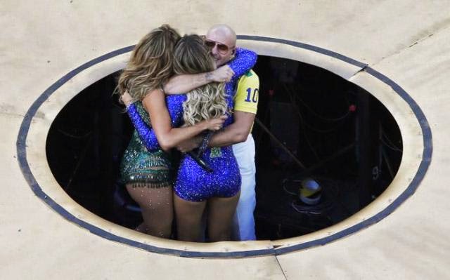 g_jennifer-lopez-e-claudia-leitte-e-pitbull_1420938