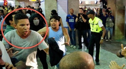 ARQUIVO - CAIO SILVA SOUZA DURANTE MANIFESTA«√O - 12/02/2013