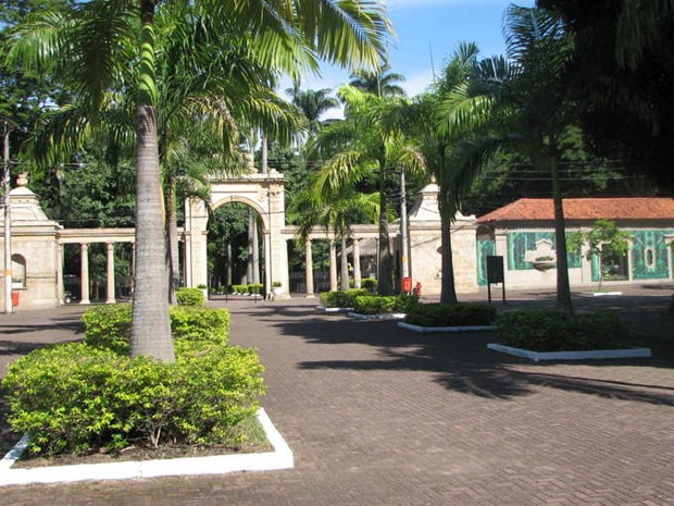 portao-monumental-do-zoo-620