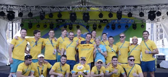 prefeito_do_rio_entrega_chave_da_cidade_e_pede_desculpas_a_australianos