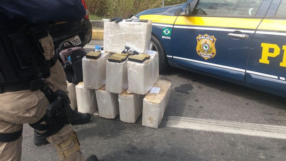 rj1-foto-droga-preso-policial-civil-dutra-foto-prf3