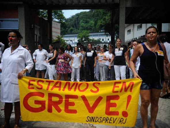 size_590_902448-saude_manifestacao_servidores_greve__20_288_20de_208_29