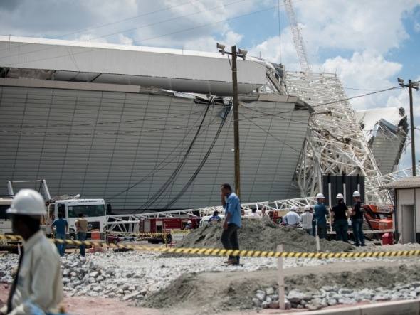 size_590_Acidente_no_estádio_do_Itaquerão